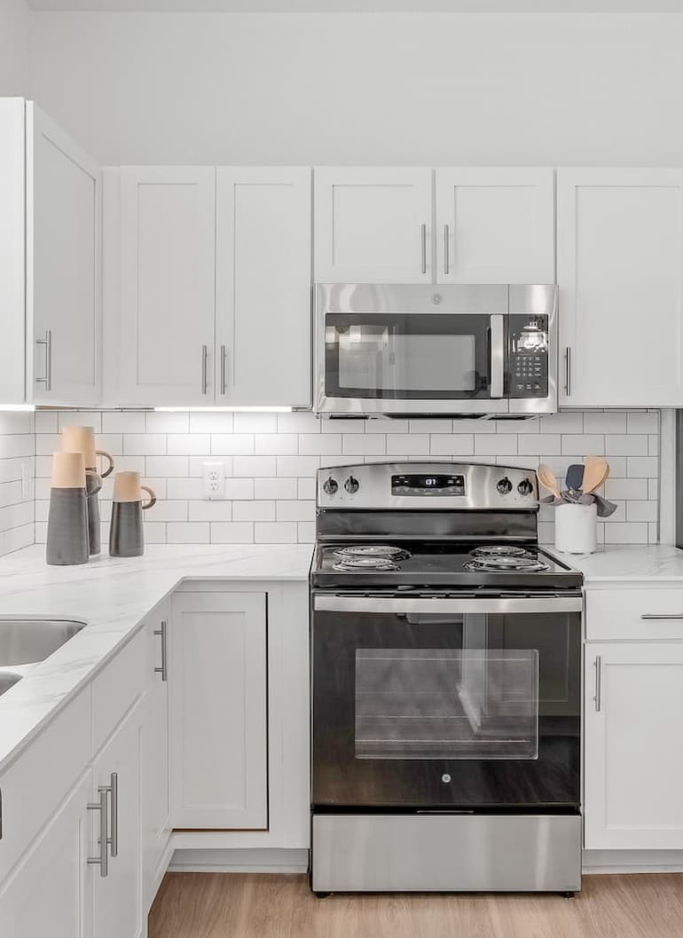 Avanterra Forest Hills Preserve Kitchen